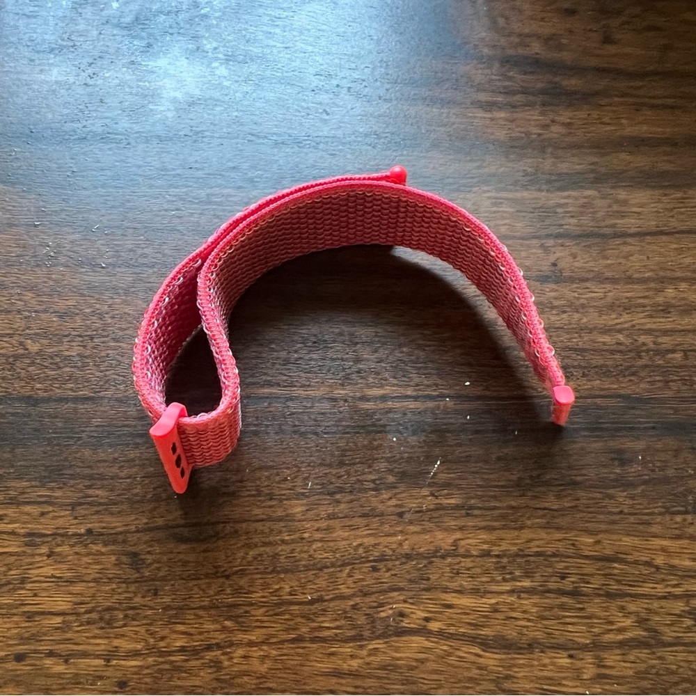 Apple Sports Loop Fits my 42mm watch - Picture 5 of 5